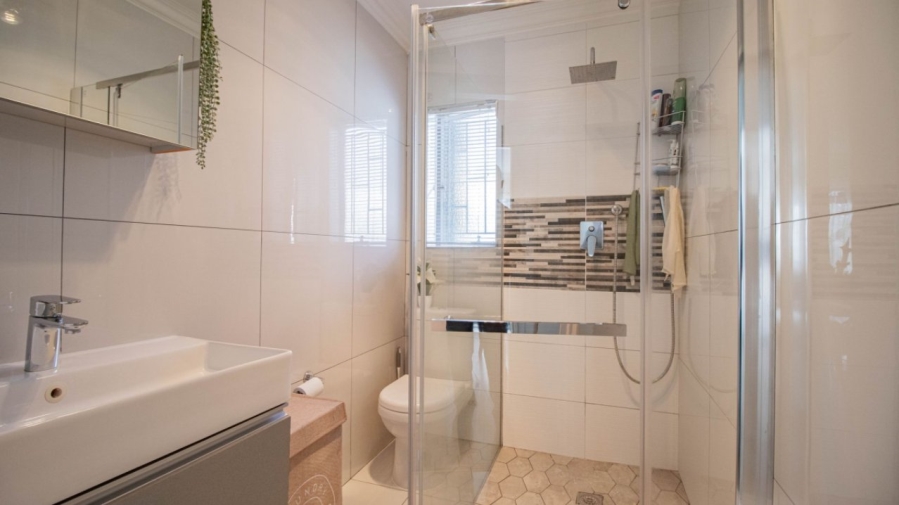 2 Bedroom Property for Sale in Greenstone Hill Gauteng