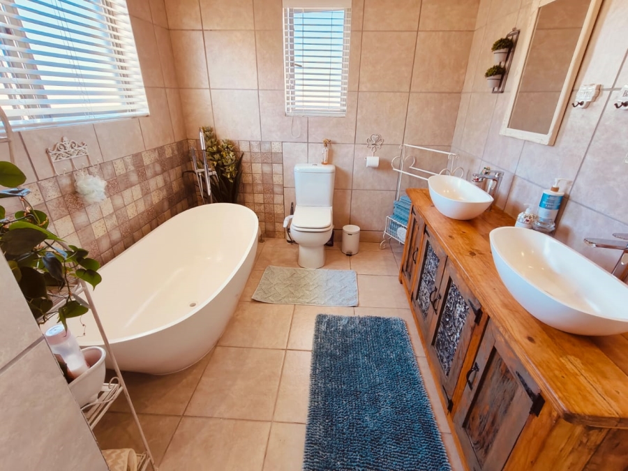 4 Bedroom Property for Sale in Vaal Marina Gauteng