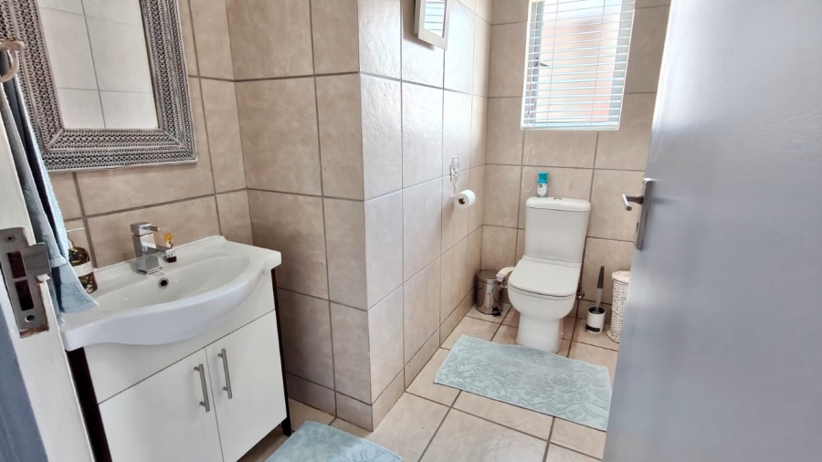 4 Bedroom Property for Sale in Vaal Marina Gauteng