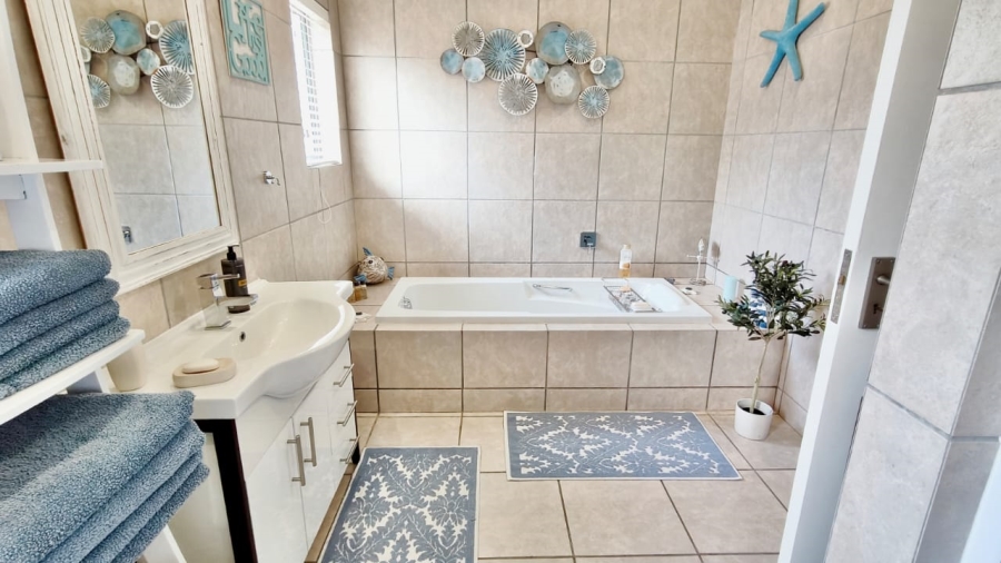 4 Bedroom Property for Sale in Vaal Marina Gauteng