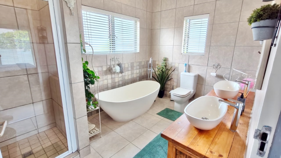 4 Bedroom Property for Sale in Vaal Marina Gauteng