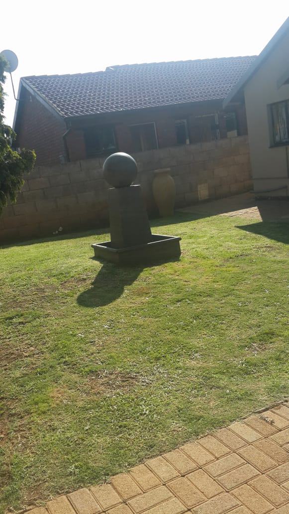 To Let 2 Bedroom Property for Rent in Moroka Gauteng