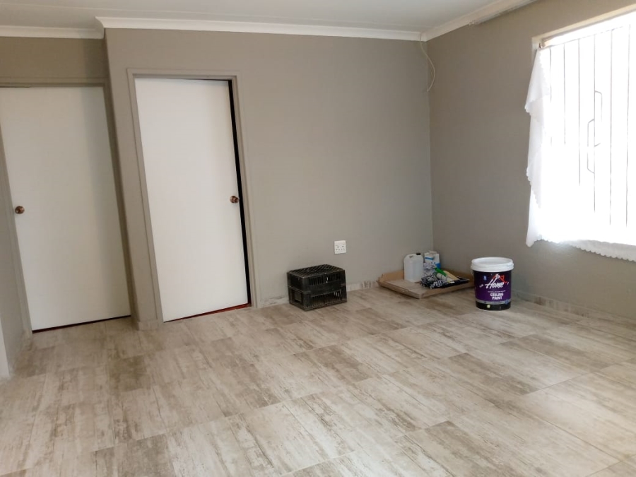 To Let 2 Bedroom Property for Rent in Moroka Gauteng