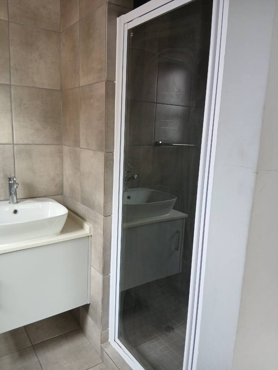 To Let 1 Bedroom Property for Rent in Groblerpark Gauteng