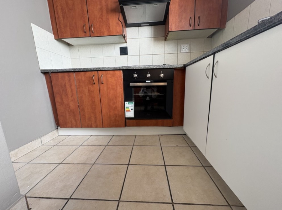 2 Bedroom Property for Sale in Greenstone Hill Gauteng