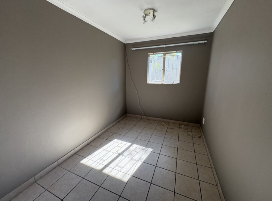 2 Bedroom Property for Sale in Greenstone Hill Gauteng