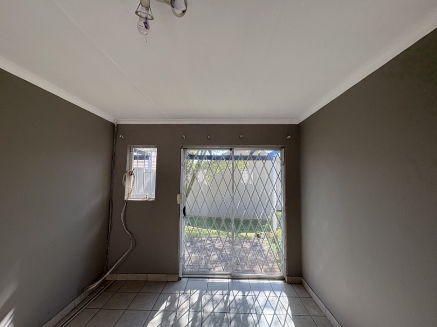 2 Bedroom Property for Sale in Greenstone Hill Gauteng