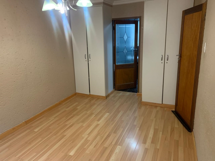 To Let 2 Bedroom Property for Rent in Bassonia Rock Gauteng