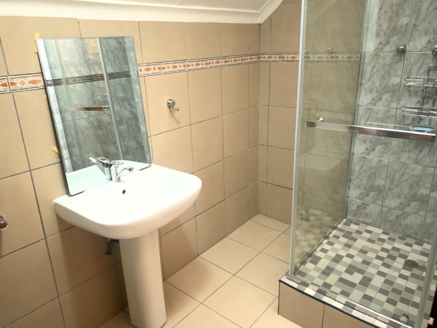 To Let 2 Bedroom Property for Rent in Bassonia Rock Gauteng