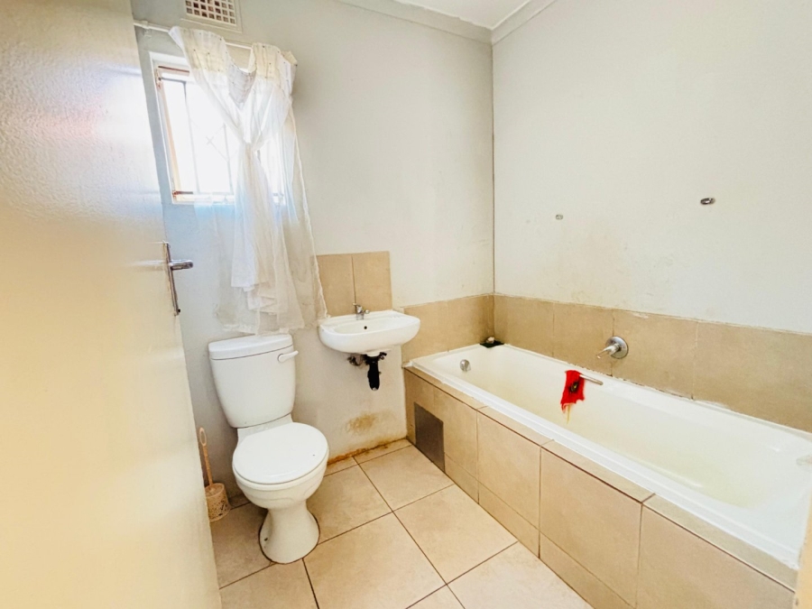 2 Bedroom Property for Sale in Sky City Gauteng