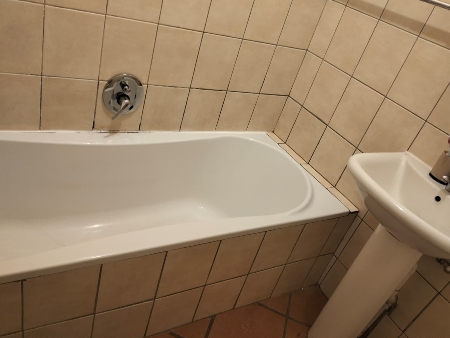 To Let 2 Bedroom Property for Rent in Pollak Park Gauteng