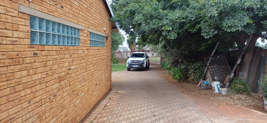 3 Bedroom Property for Sale in Lilianton Gauteng