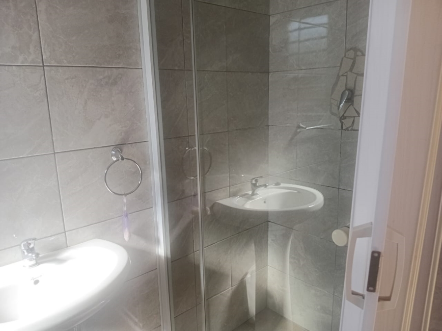 To Let 1 Bedroom Property for Rent in Dhlamini Gauteng