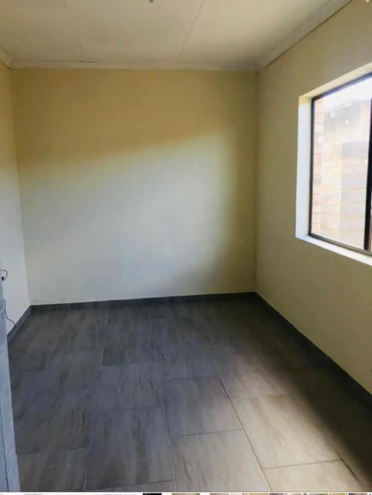 To Let 1 Bedroom Property for Rent in Dhlamini Gauteng