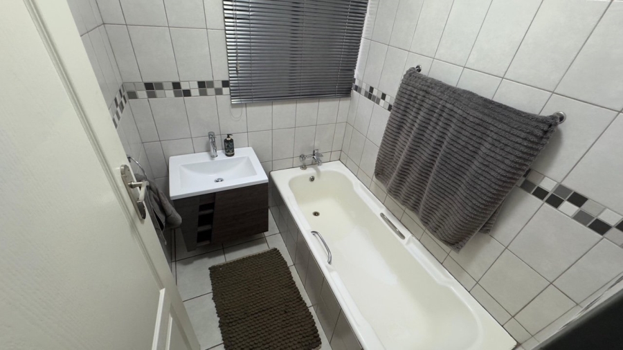 3 Bedroom Property for Sale in Annlin Gauteng