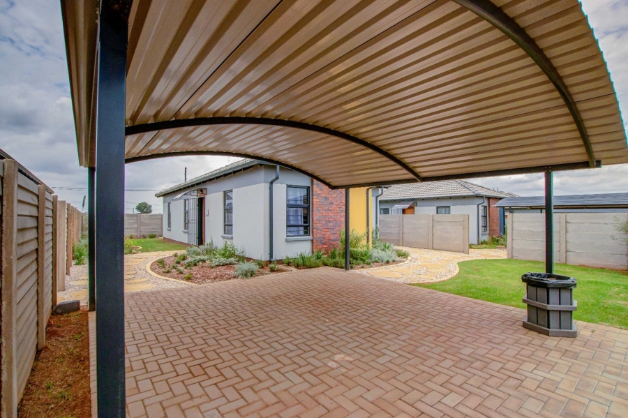 3 Bedroom Property for Sale in Protea Glen Gauteng