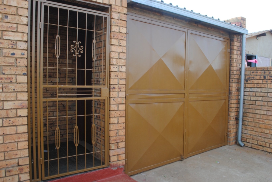 3 Bedroom Property for Sale in Tshepisong Gauteng