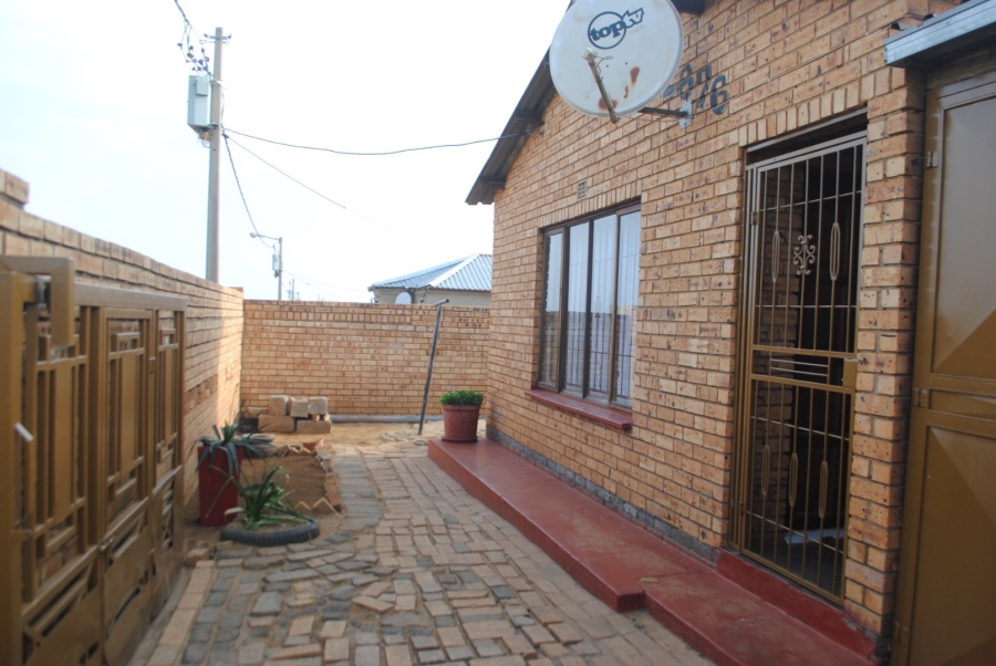 3 Bedroom Property for Sale in Tshepisong Gauteng
