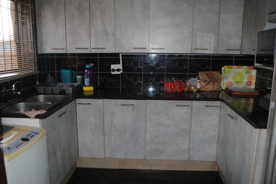 3 Bedroom Property for Sale in Tshepisong Gauteng