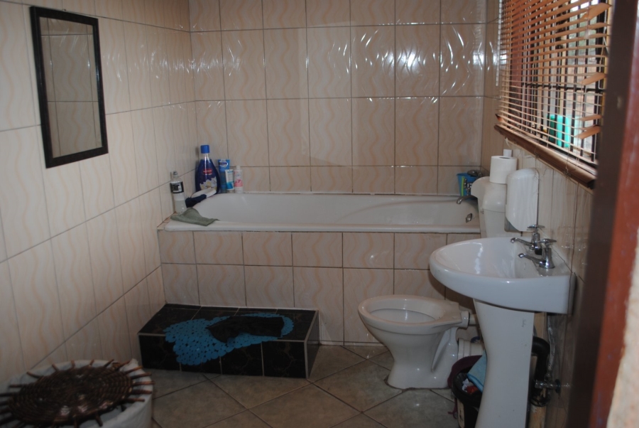 3 Bedroom Property for Sale in Tshepisong Gauteng
