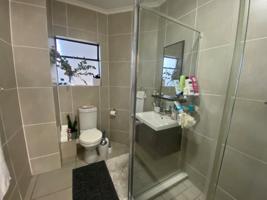 To Let 2 Bedroom Property for Rent in Olivedale Gauteng