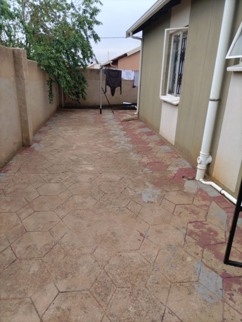 To Let 3 Bedroom Property for Rent in Rosslyn Gauteng