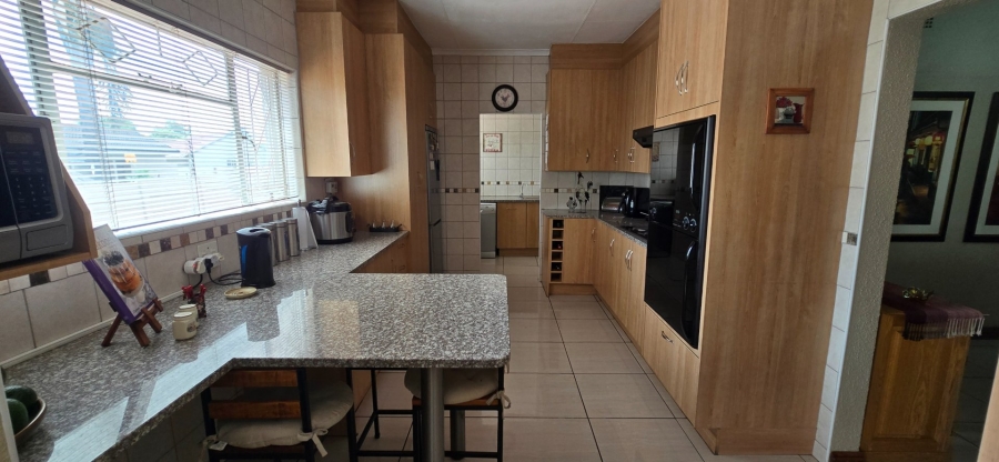 4 Bedroom Property for Sale in Randhart Gauteng