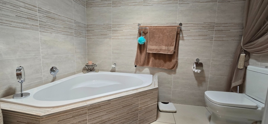 4 Bedroom Property for Sale in Randhart Gauteng