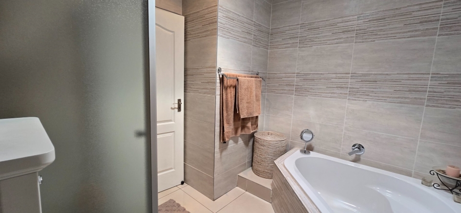 4 Bedroom Property for Sale in Randhart Gauteng