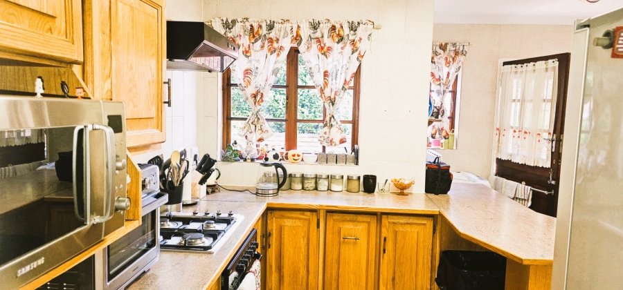 3 Bedroom Property for Sale in Die Hoewes Gauteng