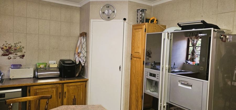 3 Bedroom Property for Sale in Die Hoewes Gauteng