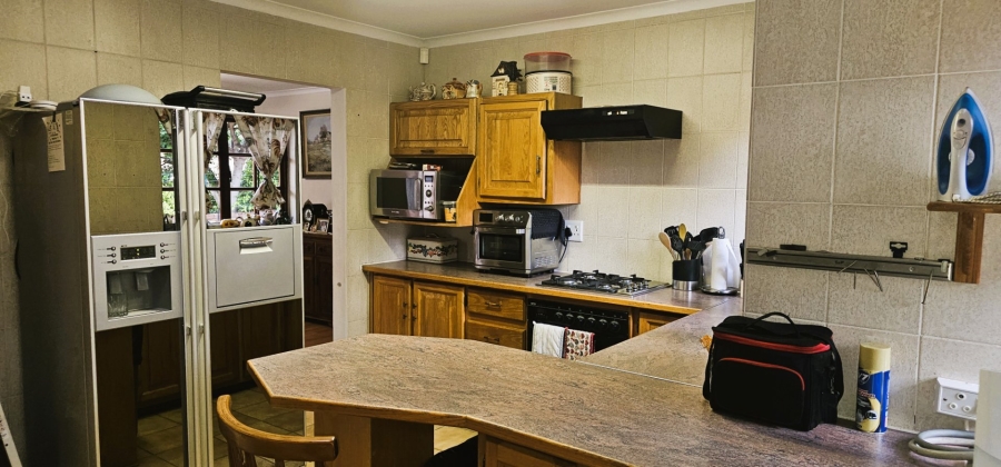 3 Bedroom Property for Sale in Die Hoewes Gauteng