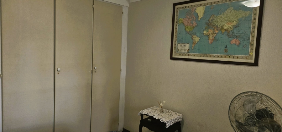 3 Bedroom Property for Sale in Die Hoewes Gauteng