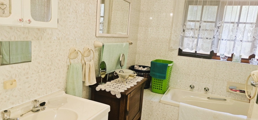 3 Bedroom Property for Sale in Die Hoewes Gauteng