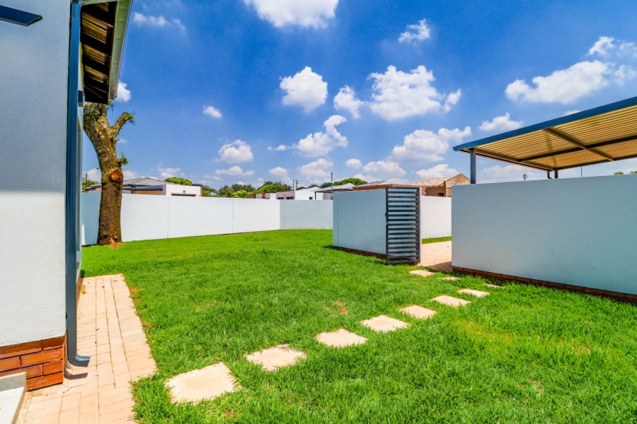 2 Bedroom Property for Sale in Rietvalleirand Gauteng