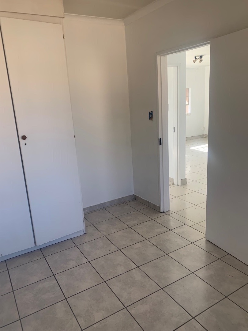 2 Bedroom Property for Sale in Mondeor Gauteng