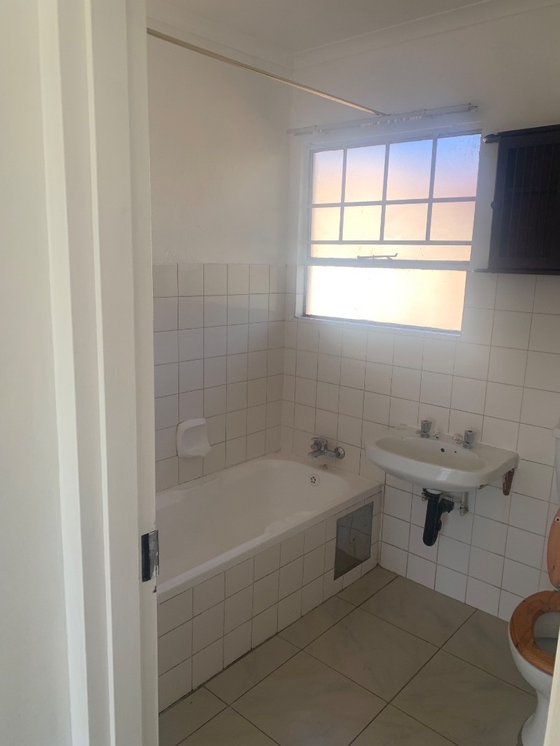 2 Bedroom Property for Sale in Mondeor Gauteng