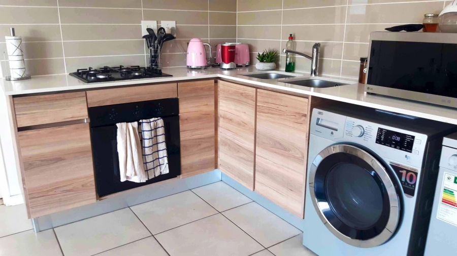 To Let 1 Bedroom Property for Rent in Modderfontein Gauteng