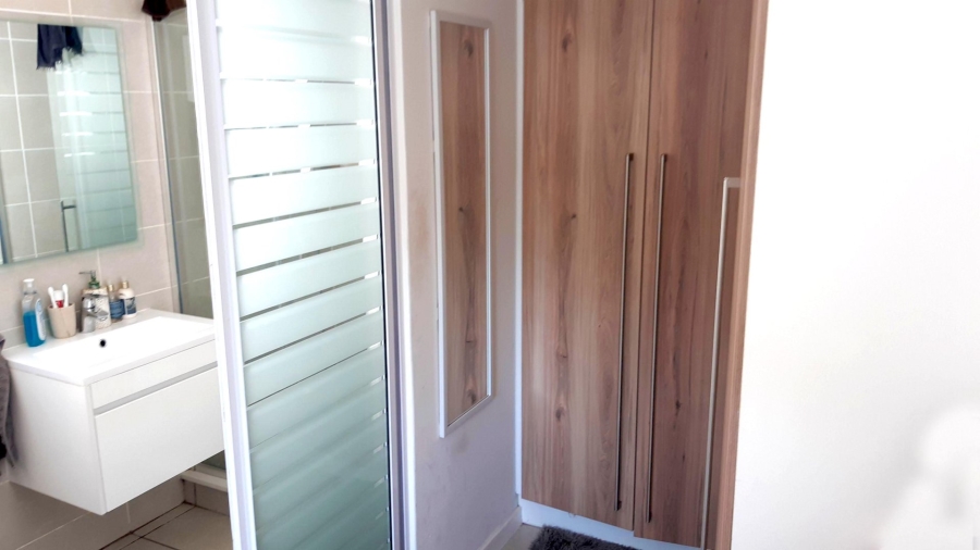 To Let 1 Bedroom Property for Rent in Modderfontein Gauteng