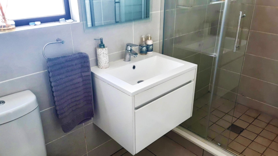 To Let 1 Bedroom Property for Rent in Modderfontein Gauteng