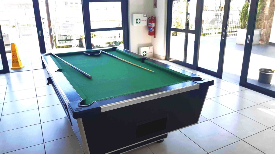 To Let 1 Bedroom Property for Rent in Modderfontein Gauteng