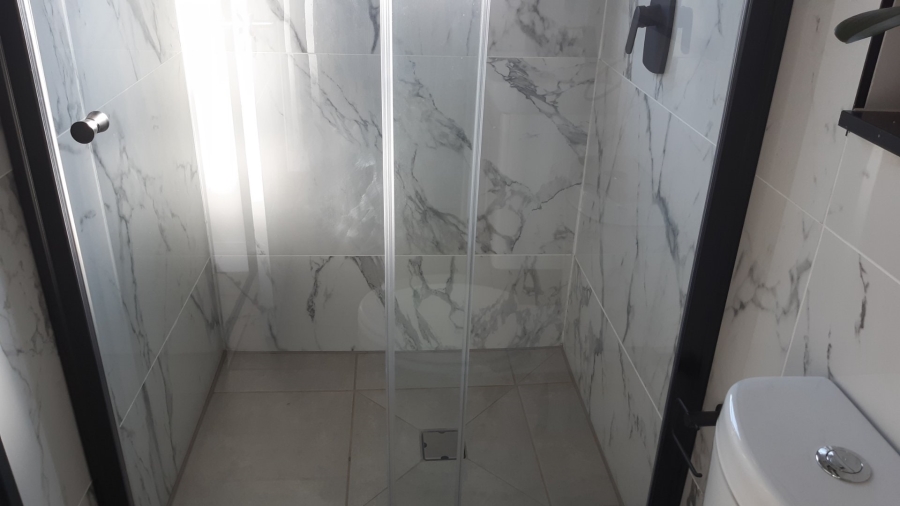 To Let 2 Bedroom Property for Rent in Waterfall Gauteng