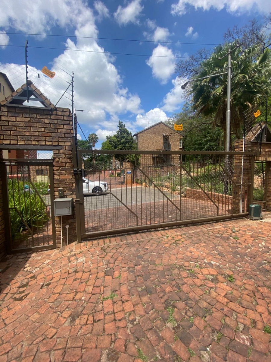 2 Bedroom Property for Sale in Gezina Gauteng