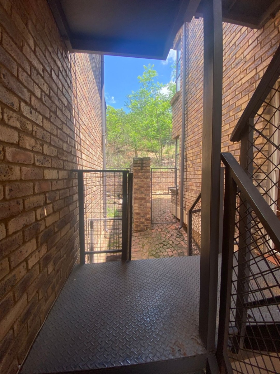 2 Bedroom Property for Sale in Gezina Gauteng