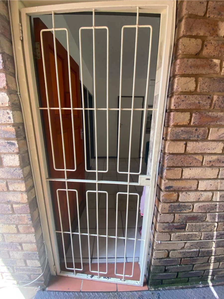2 Bedroom Property for Sale in Gezina Gauteng