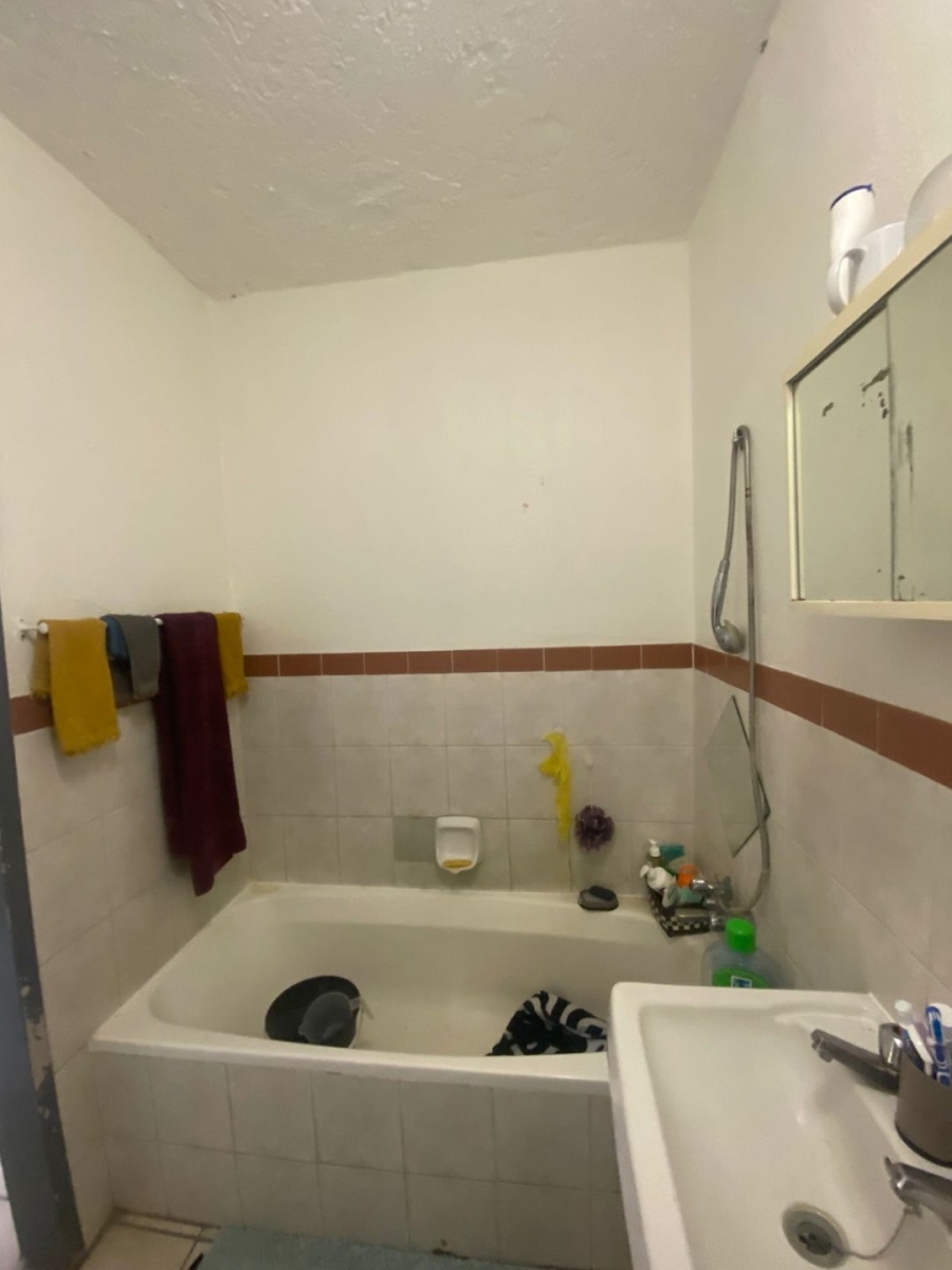 2 Bedroom Property for Sale in Gezina Gauteng