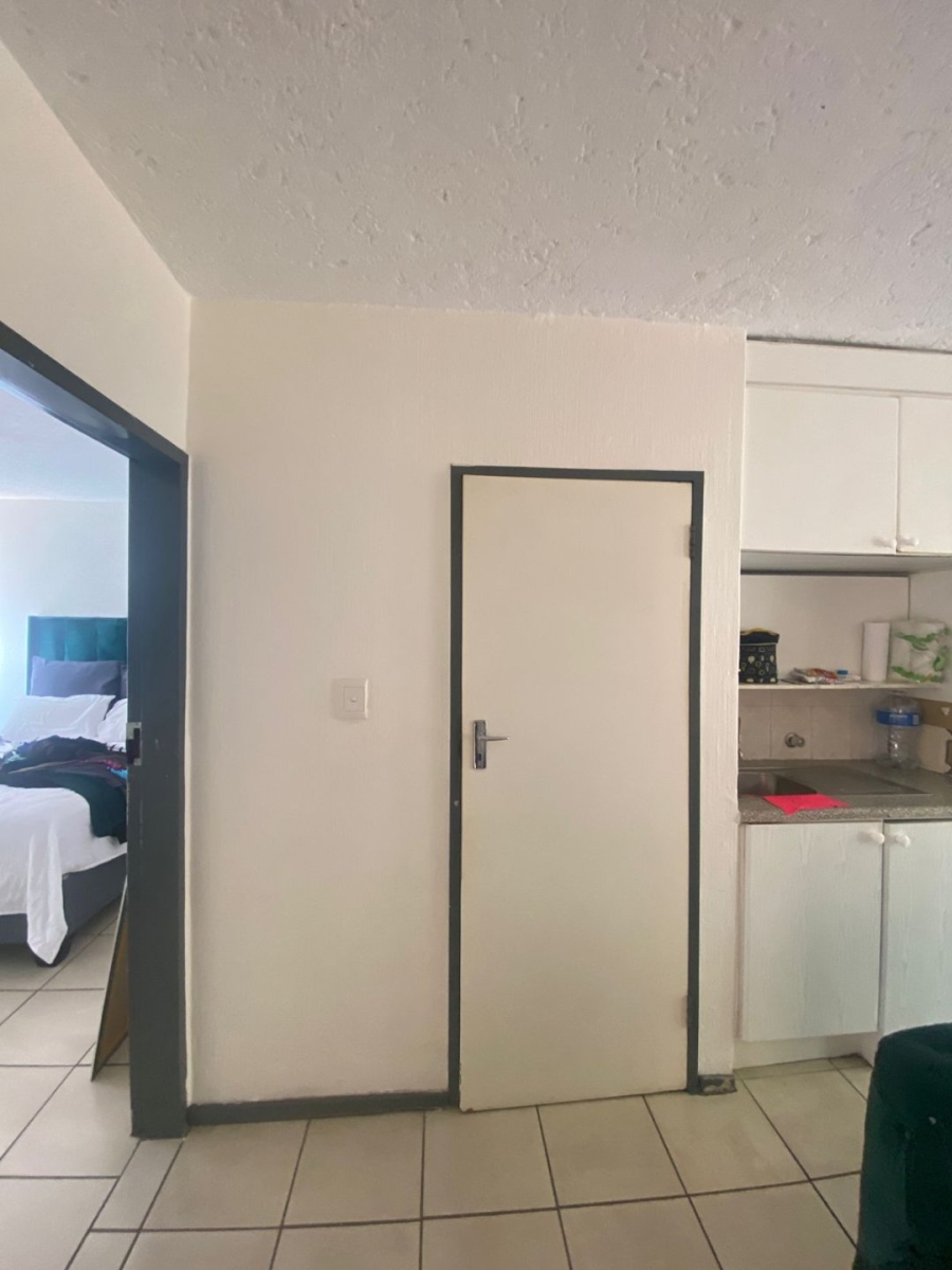 2 Bedroom Property for Sale in Gezina Gauteng