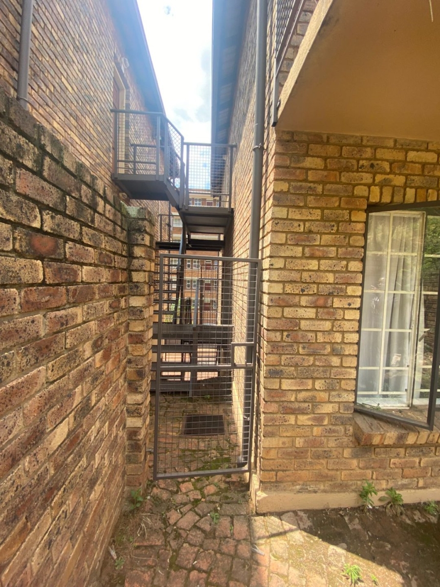 2 Bedroom Property for Sale in Gezina Gauteng