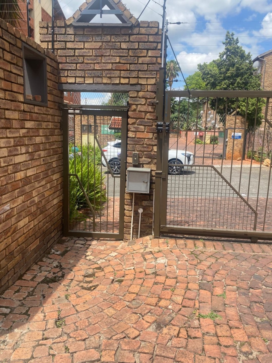 2 Bedroom Property for Sale in Gezina Gauteng