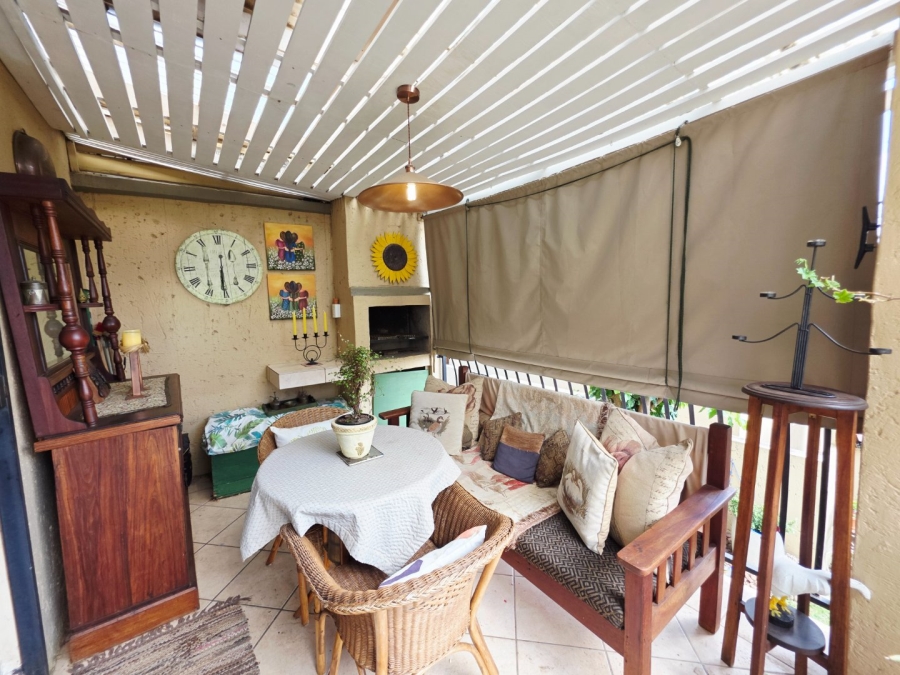 2 Bedroom Property for Sale in La Montagne Gauteng